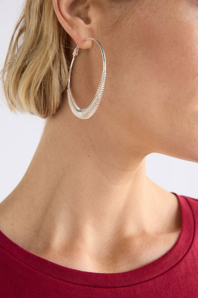 Elk Solf Metallic Hoop Earring