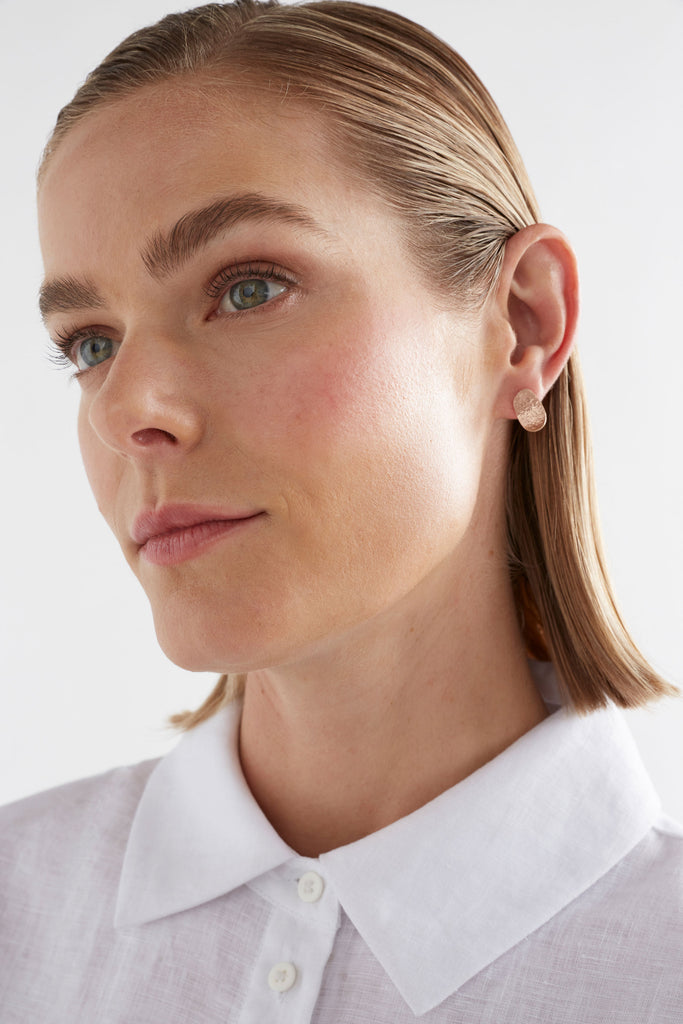 Elk Gild Mini Stud Earrings