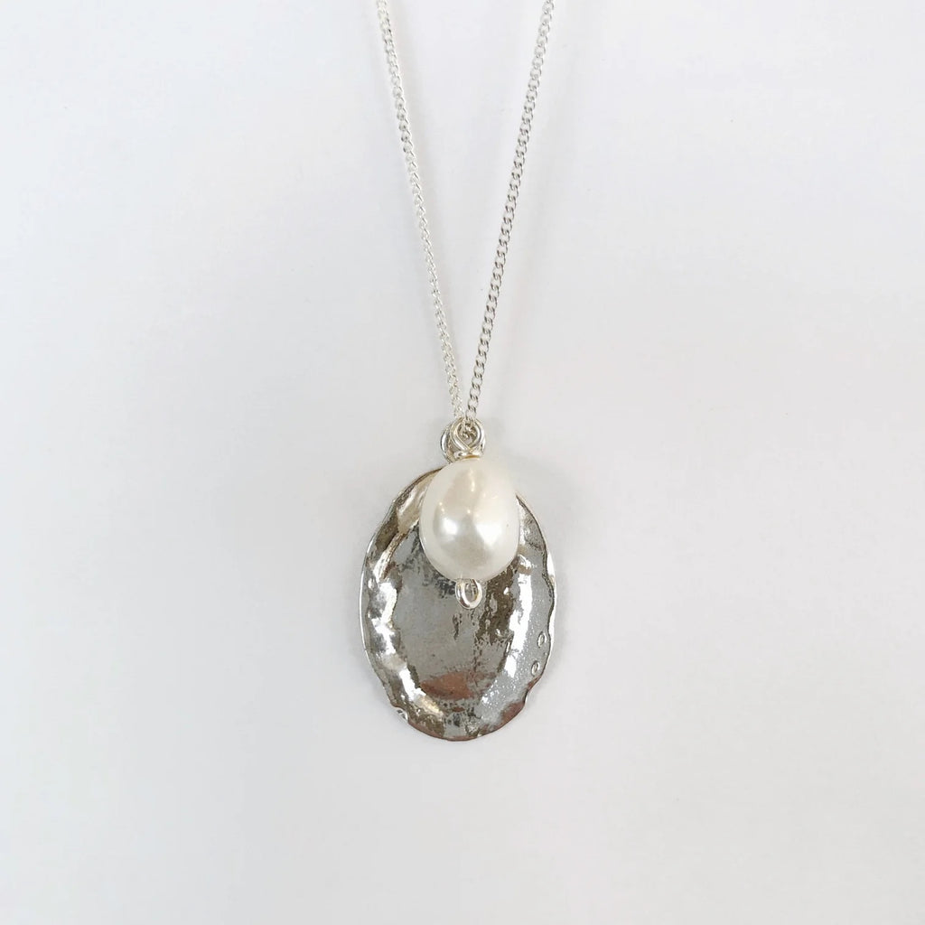 Geneine Honey Portrait of A Pearl Necklace