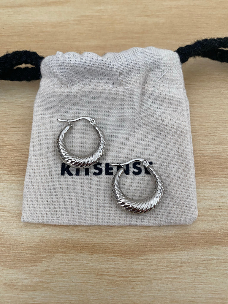 Kitsense Queeni Wave Small Hoops - Silver